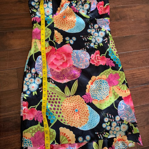 Floral satin dress - Picture 4 of 5